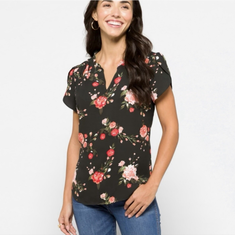 41 Hawthorn Ruffled Green Blouse w/ Coral Floral Patern